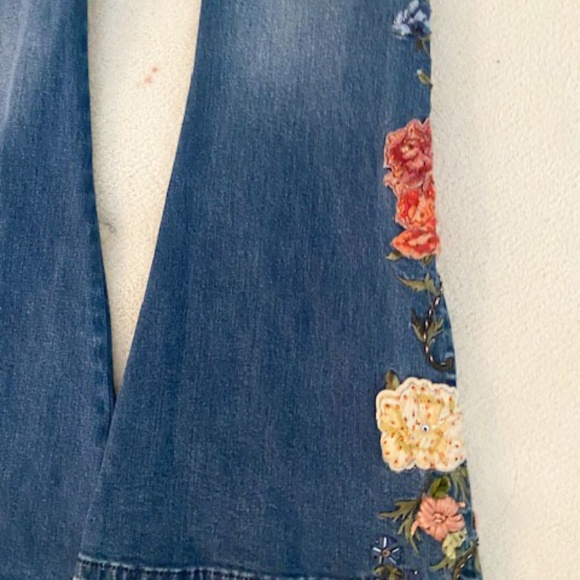 TALL 34.5" Inseam Driftwood Jeans Embroidered Farrah Flare Wide Leg New Tags 29 - Picture 3 of 8
